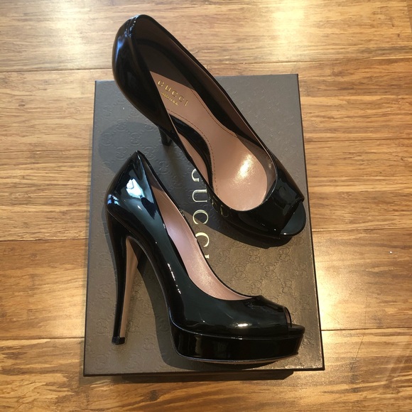 Gucci Vernice Crystal Patent Leather Pump - Picture 2 of 9